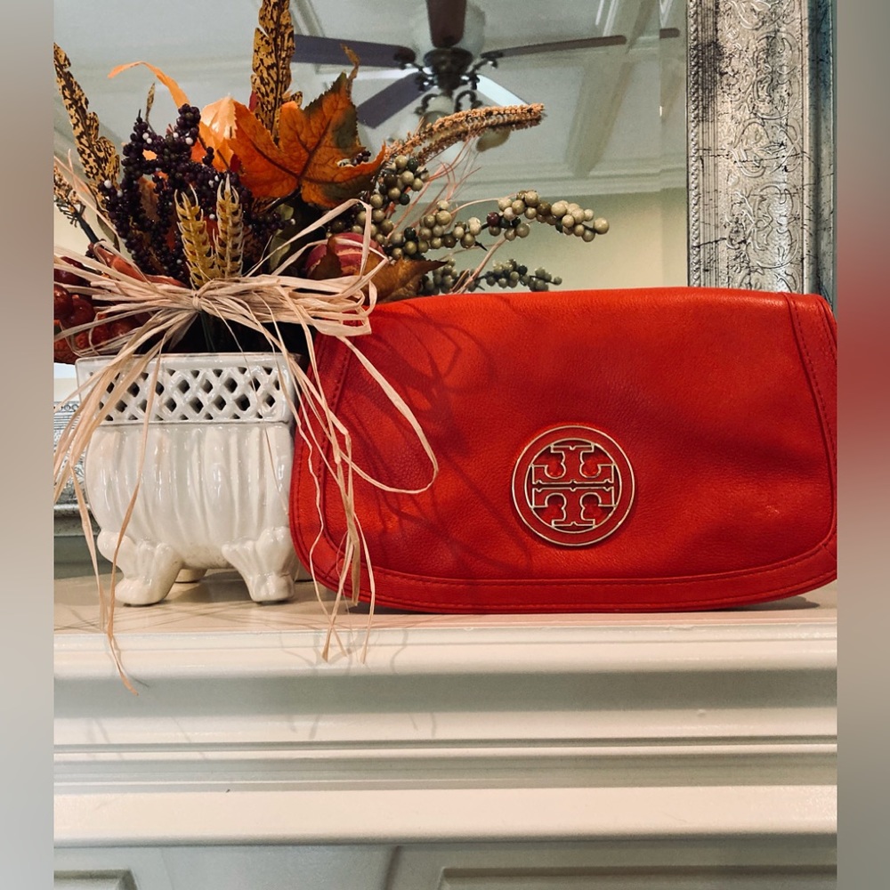 Tori Burch Amanda Leather Logo Clutch
